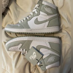 Women’s Jordan 1 Retro High OG in Seafoam